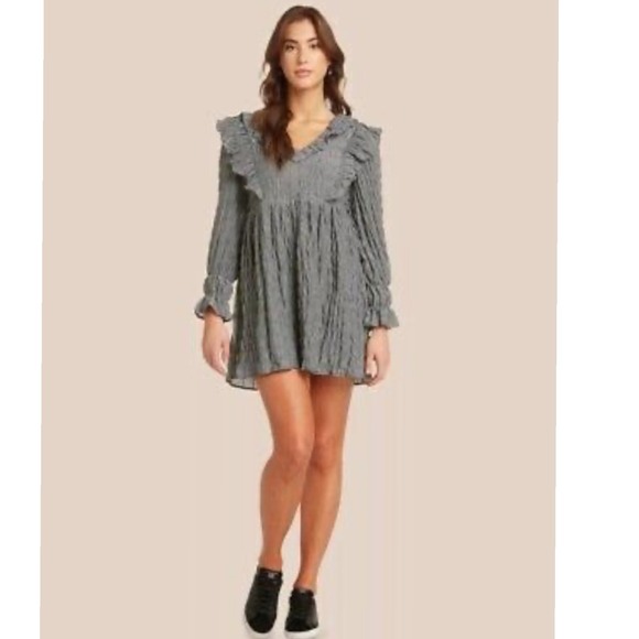 Moon River Dresses & Skirts - Moon River Ruffle Mini Dress Long Sleeve V Neck Gingham Black White M NWT